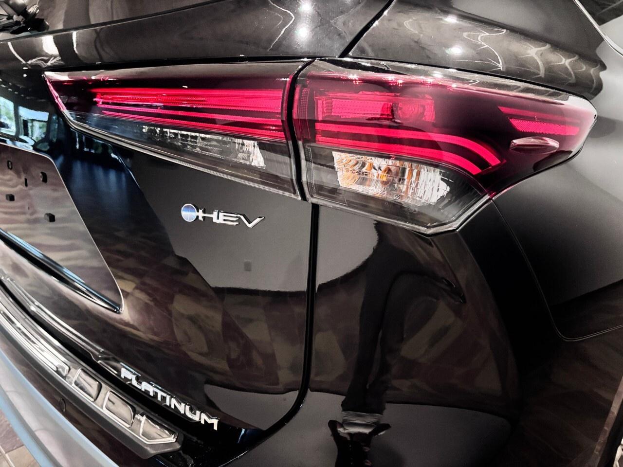 2026 Toyota Highlander HYBRID Limited AWD Photo