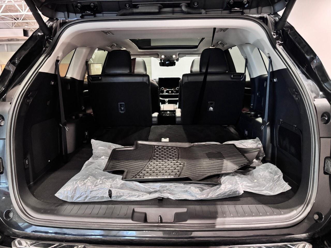 2026 Toyota Highlander HYBRID Limited AWD Photo
