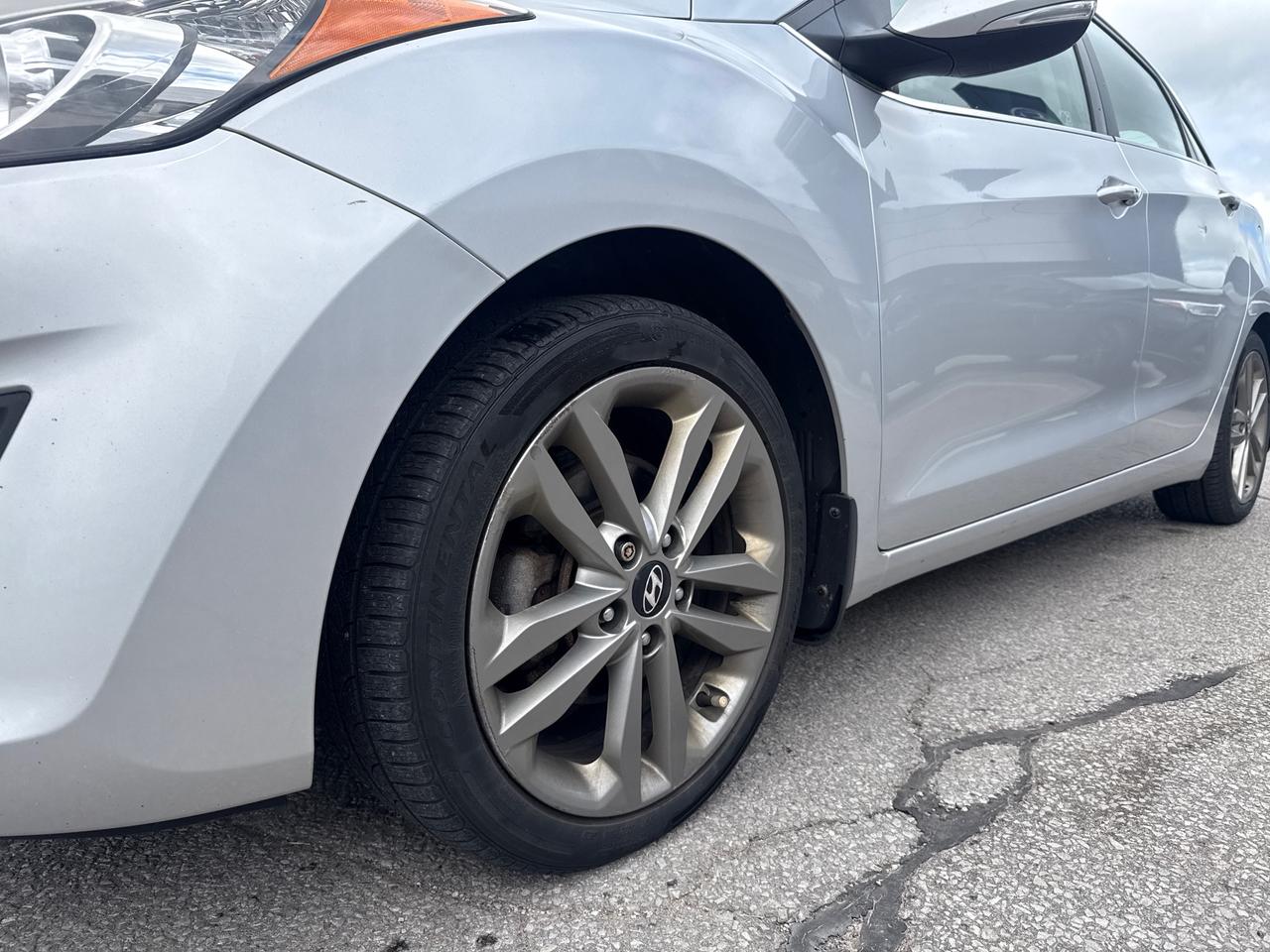 2016 Hyundai Elantra GT Limited (A6) 4dr Hatchback Photo