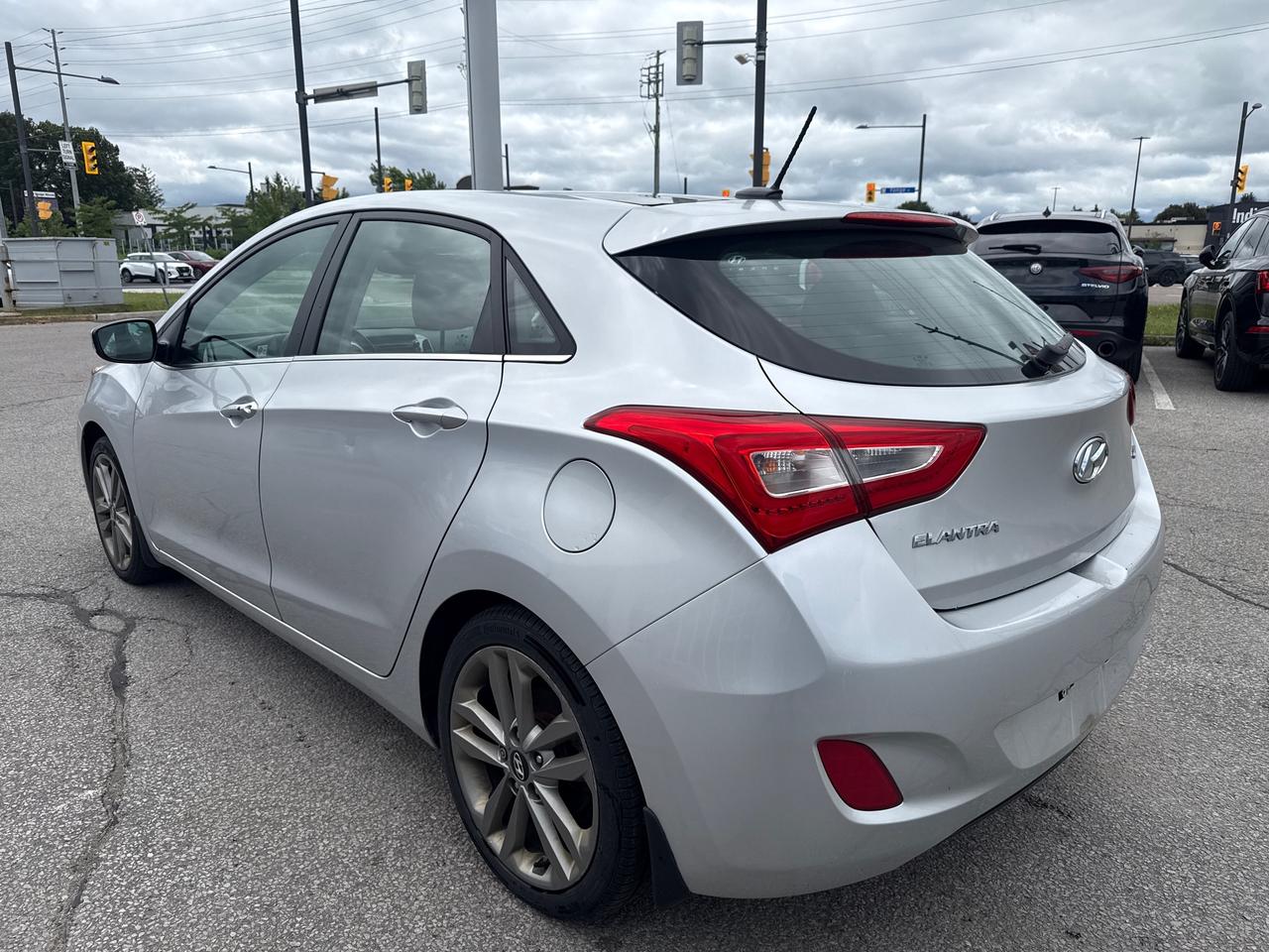 2016 Hyundai Elantra GT Limited (A6) 4dr Hatchback Photo
