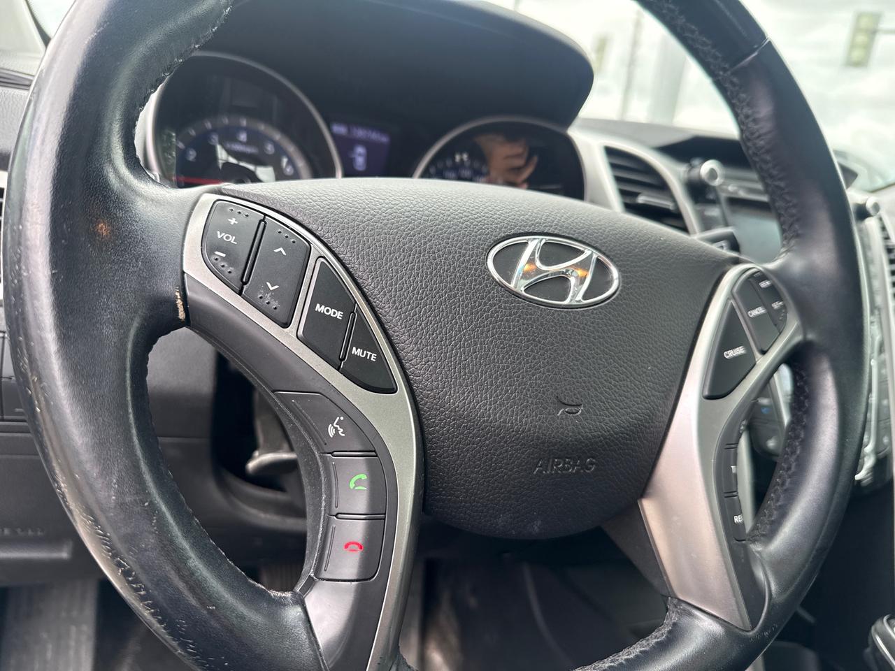 2016 Hyundai Elantra GT Limited (A6) 4dr Hatchback Photo