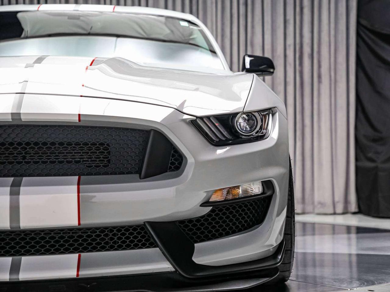 2017 Ford Mustang SHELBY GT350R 5.2L V8  CARBONRIMS LOWKM NOACCIDENT Photo
