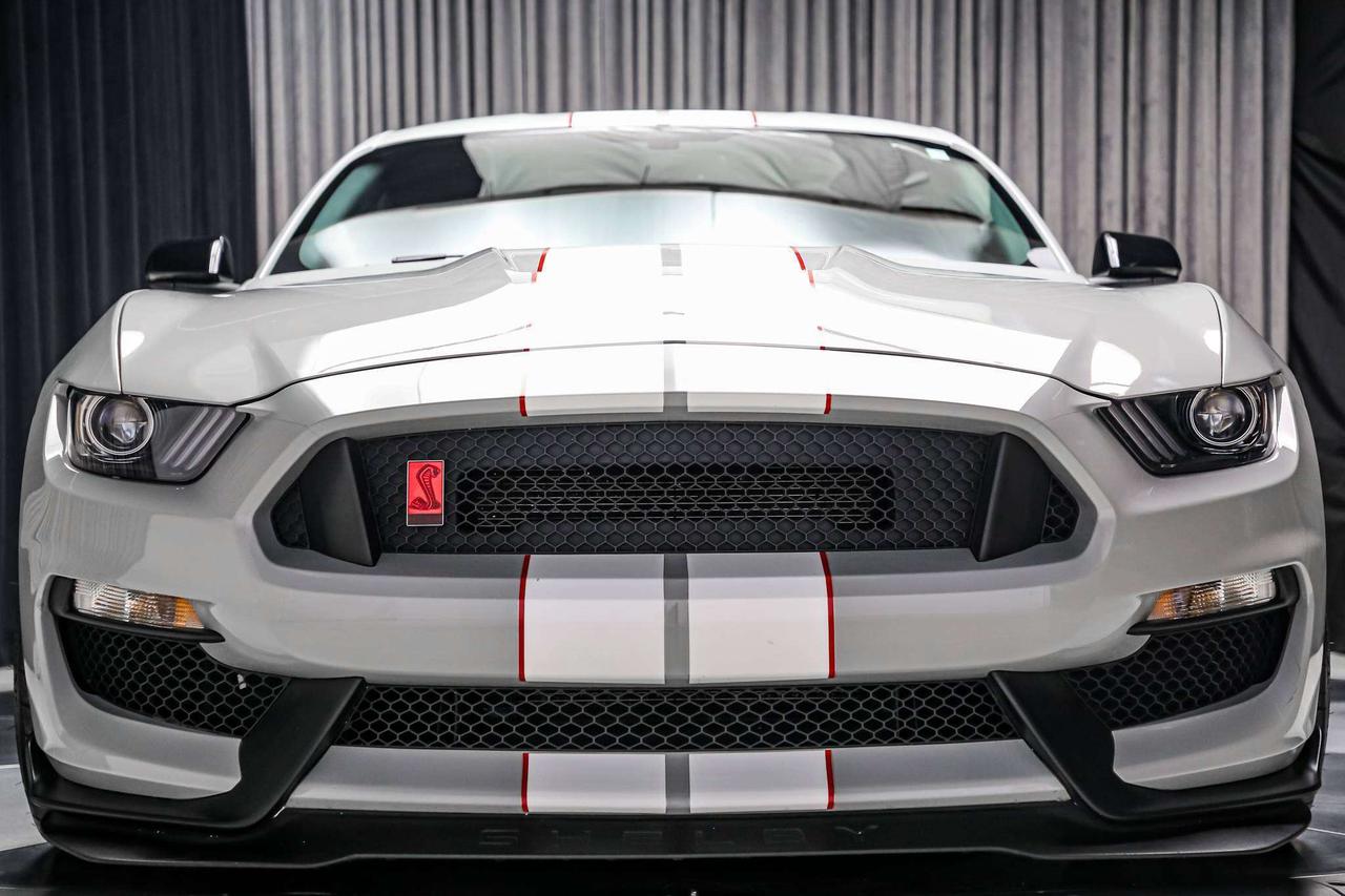 2017 Ford Mustang SHELBY GT350R 5.2L V8  CARBONRIMS LOWKM NOACCIDENT Photo