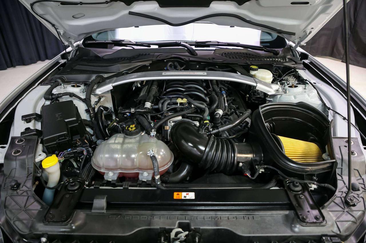 2017 Ford Mustang SHELBY GT350R 5.2L V8  CARBONRIMS LOWKM NOACCIDENT Photo