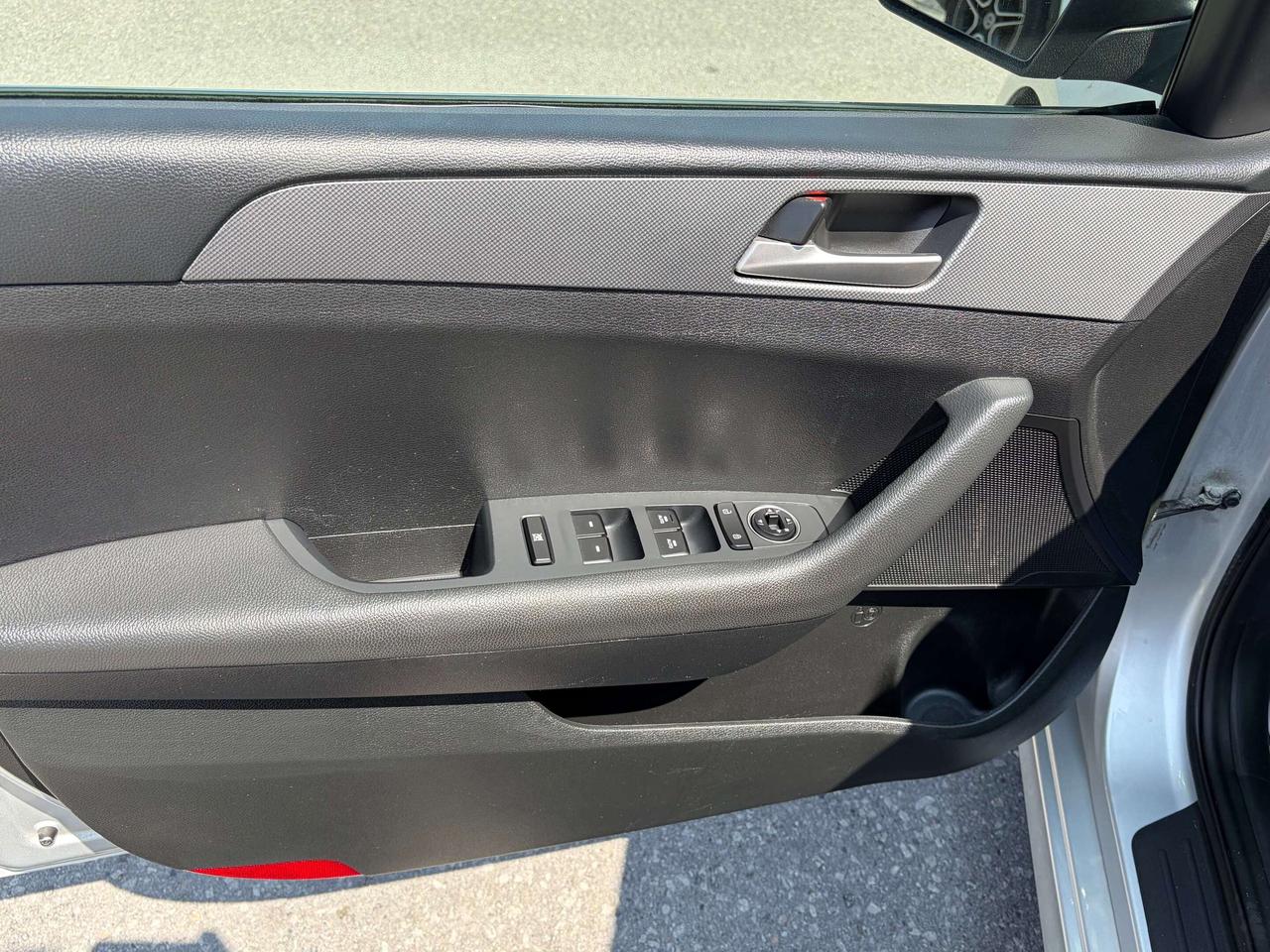 2018 Hyundai Sonata GL/HEATED SEATS/CALL PICTON 613-476-2188 Photo