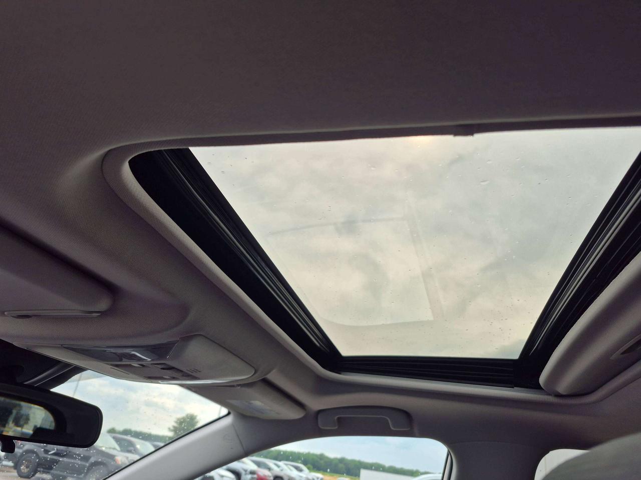 2022 Toyota RAV4 XLE AWD Photo3