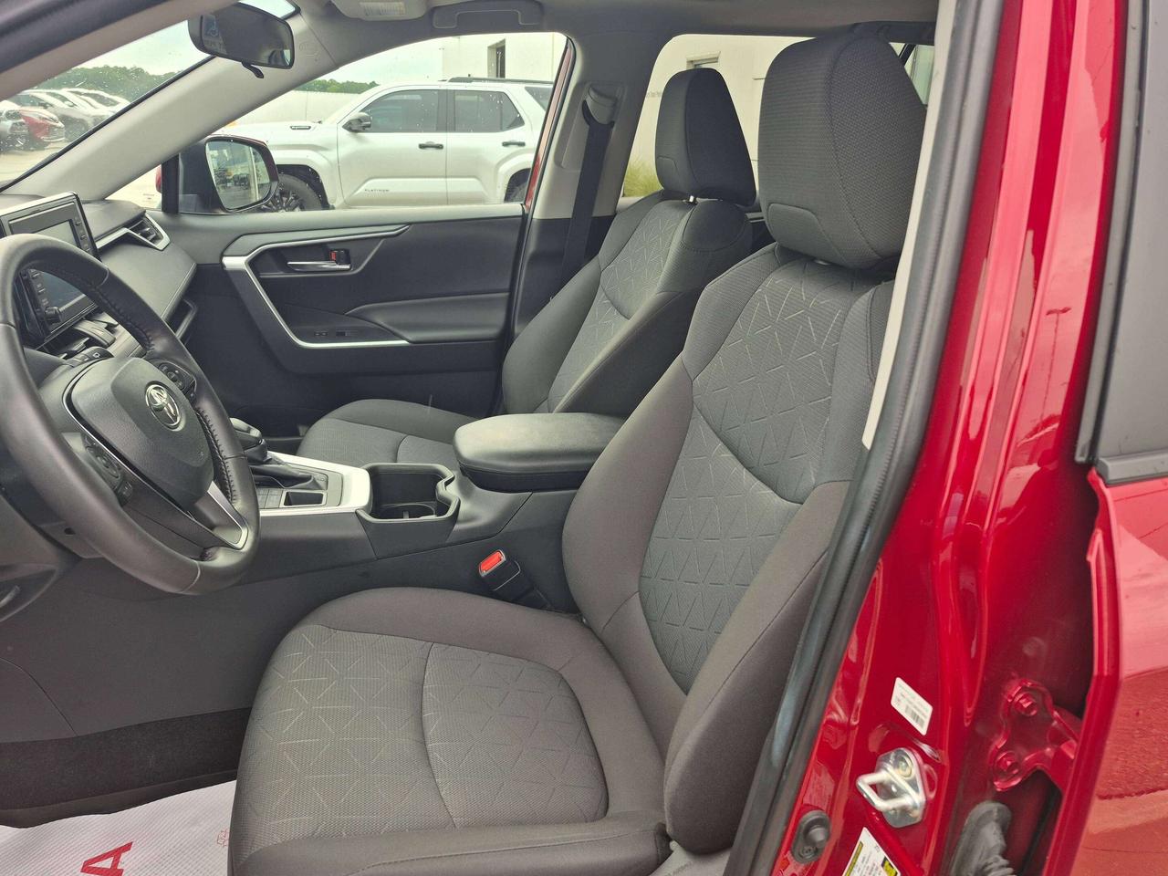 2022 Toyota RAV4 XLE AWD Photo