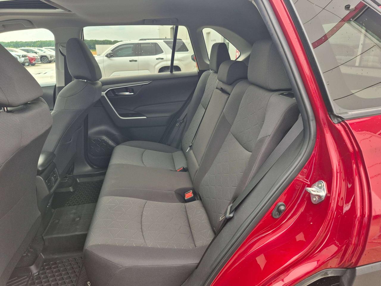 2022 Toyota RAV4 XLE AWD Photo