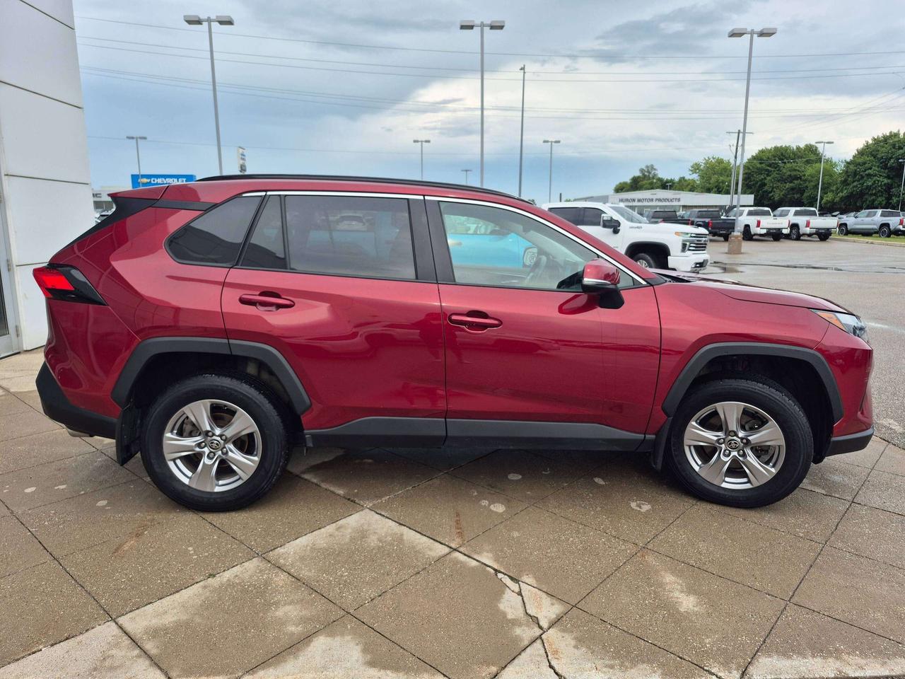 2022 Toyota RAV4 XLE AWD Photo