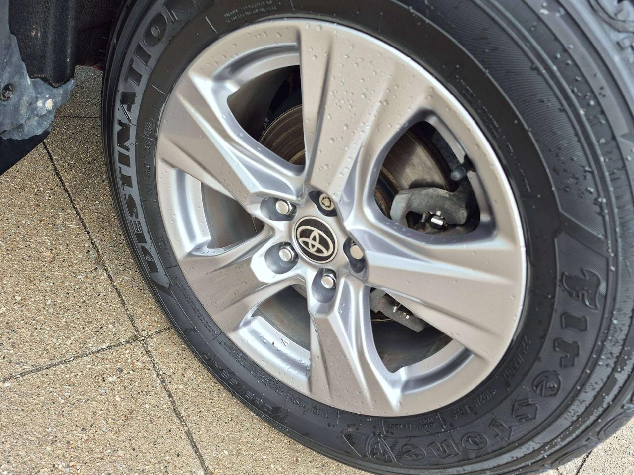 2022 Toyota RAV4 XLE AWD Photo