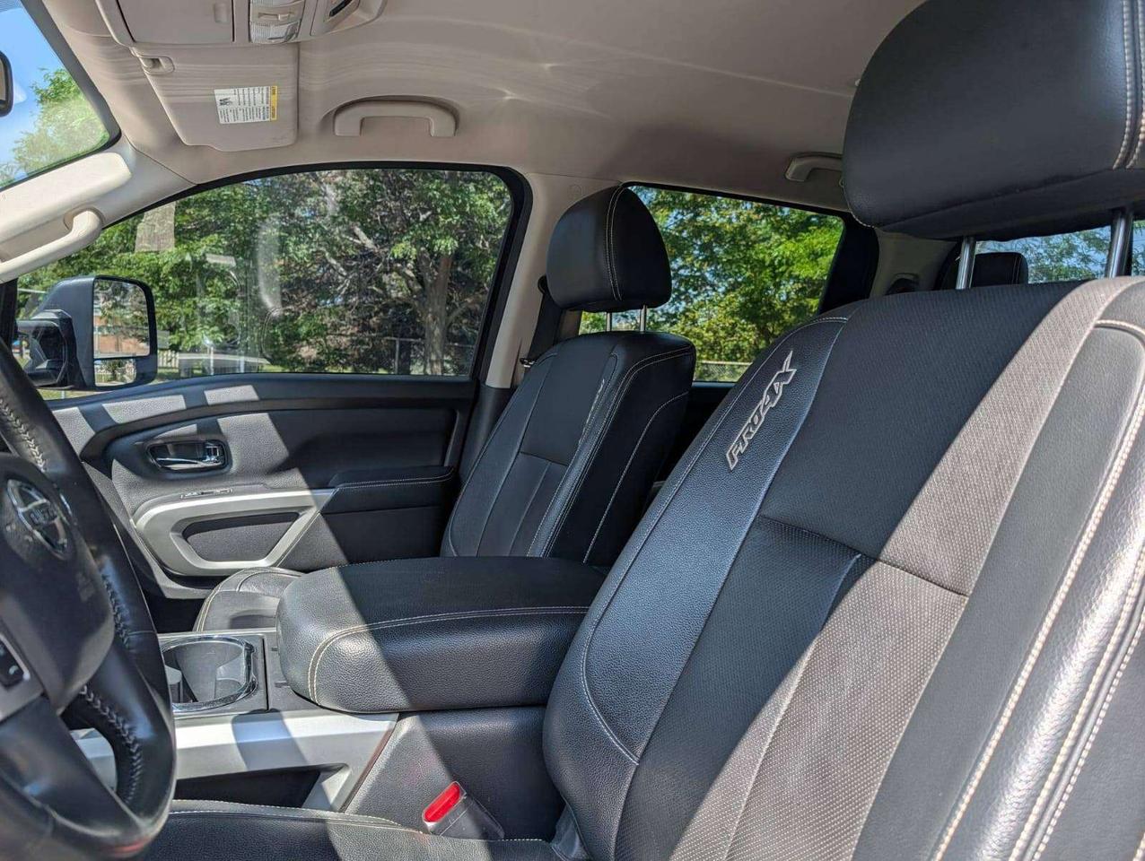 2018 Nissan Titan PRO Photo