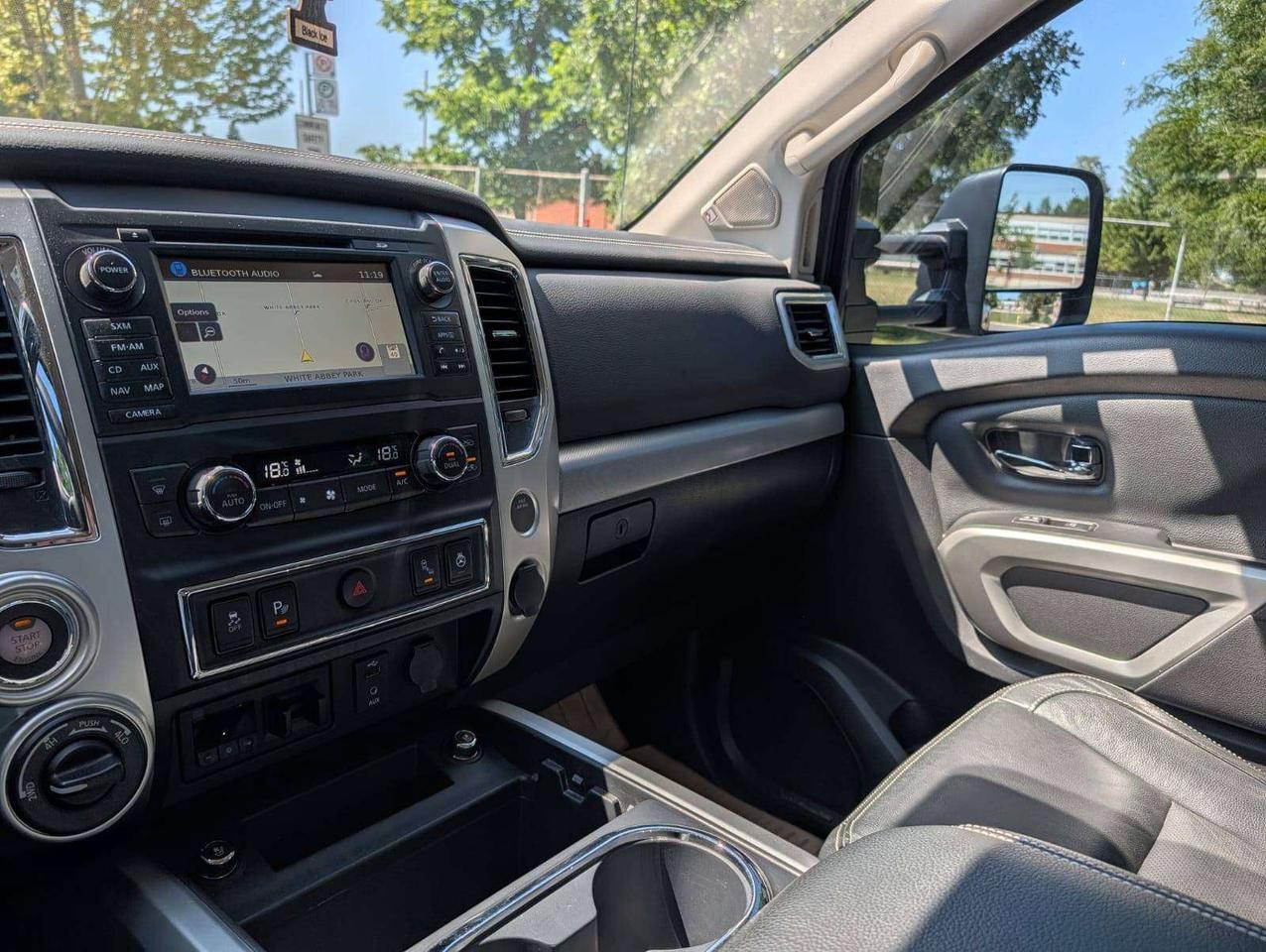 2018 Nissan Titan PRO Photo