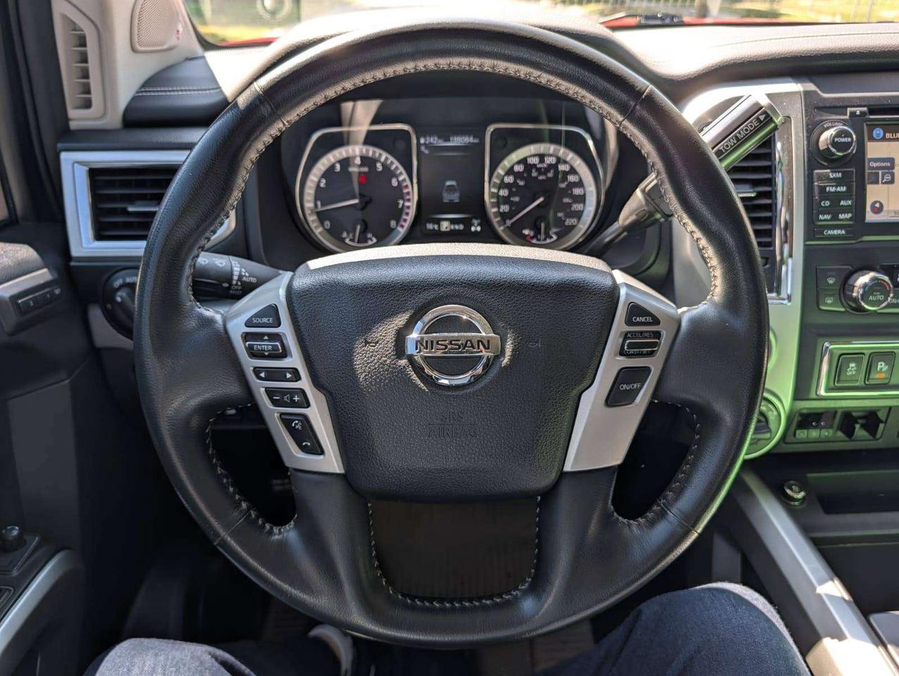 2018 Nissan Titan PRO Photo