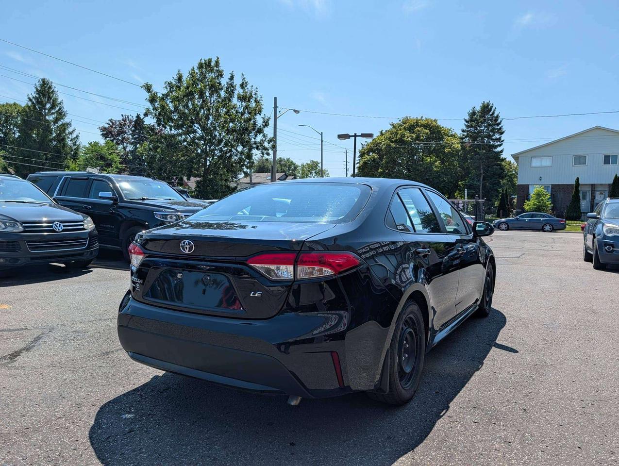 2021 Toyota Corolla LE Photo