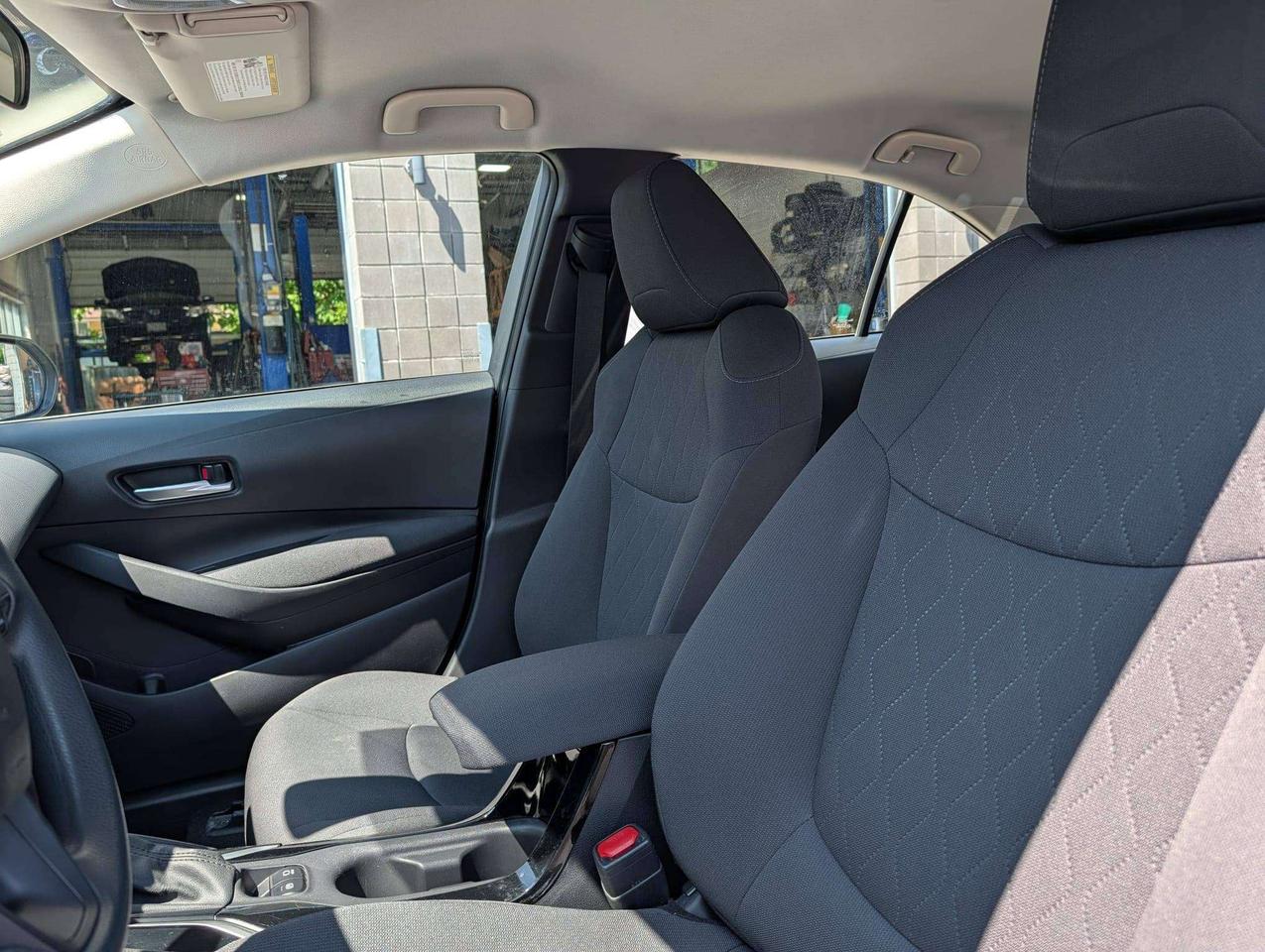 2021 Toyota Corolla LE Photo