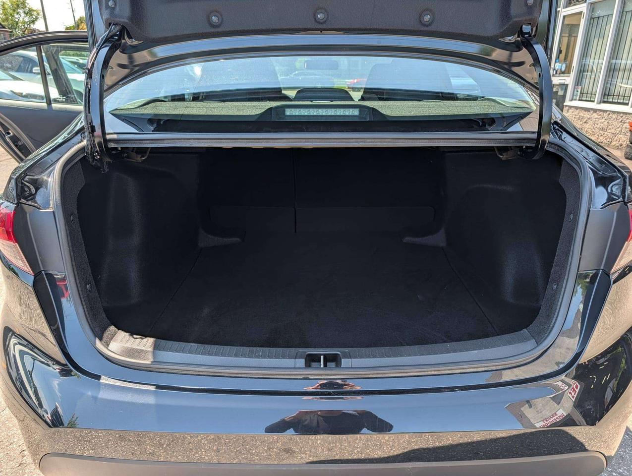2021 Toyota Corolla LE Photo