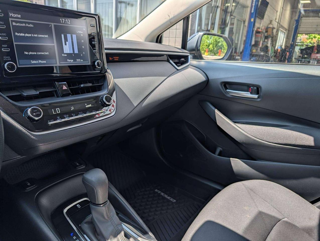 2021 Toyota Corolla LE Photo