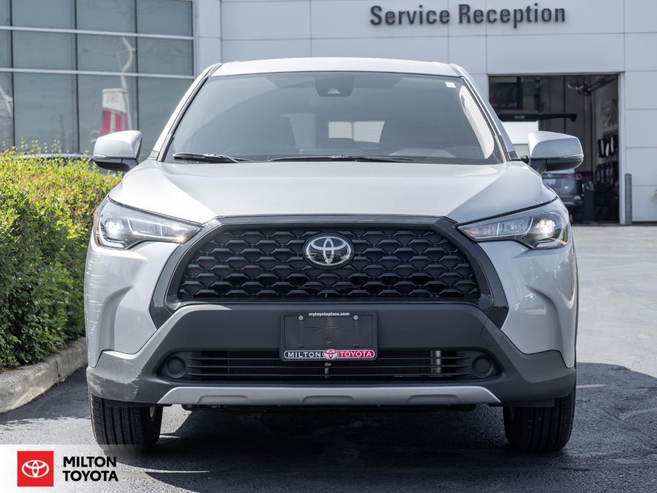2022 Toyota Corolla Cross BLIND SPOT HEATED STEERING PUSH START 8 TOUCHSCREE Photo