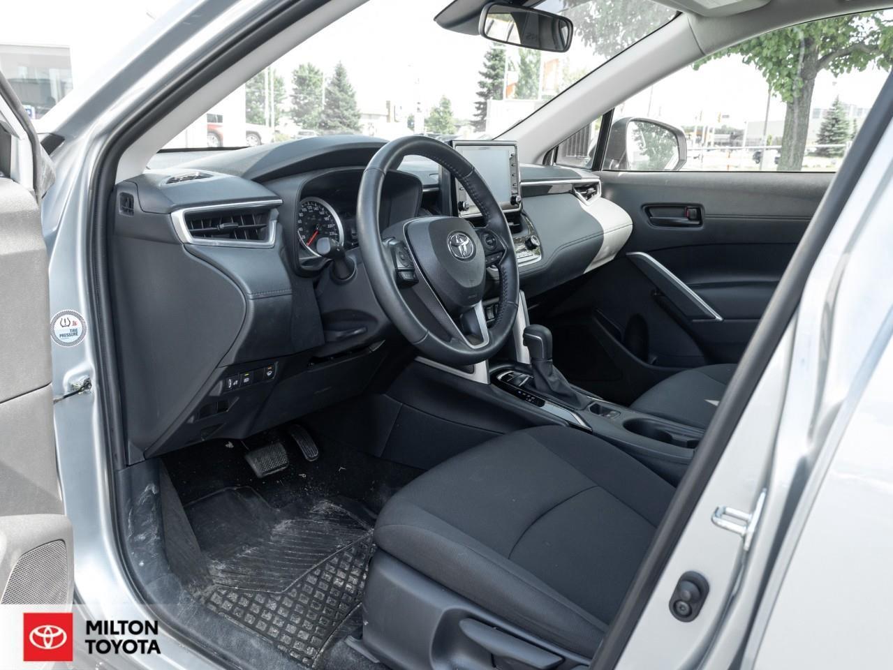 2022 Toyota Corolla Cross BLIND SPOT HEATED STEERING PUSH START 8 TOUCHSCREE Photo