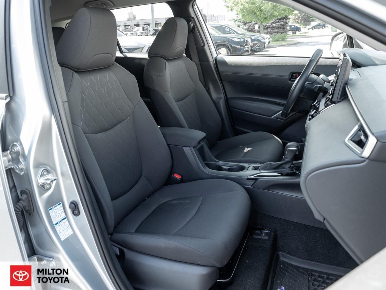 2022 Toyota Corolla Cross BLIND SPOT HEATED STEERING PUSH START 8 TOUCHSCREE Photo