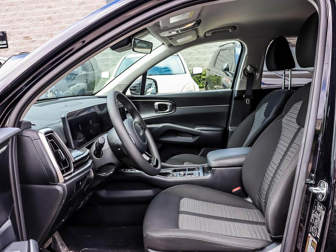 2025 Kia Sorento LX Photo