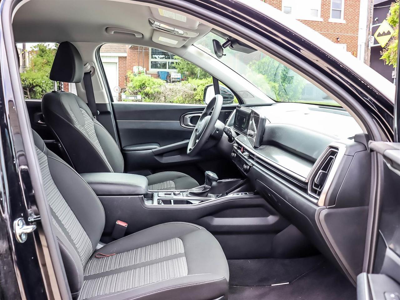 2025 Kia Sorento LX Photo