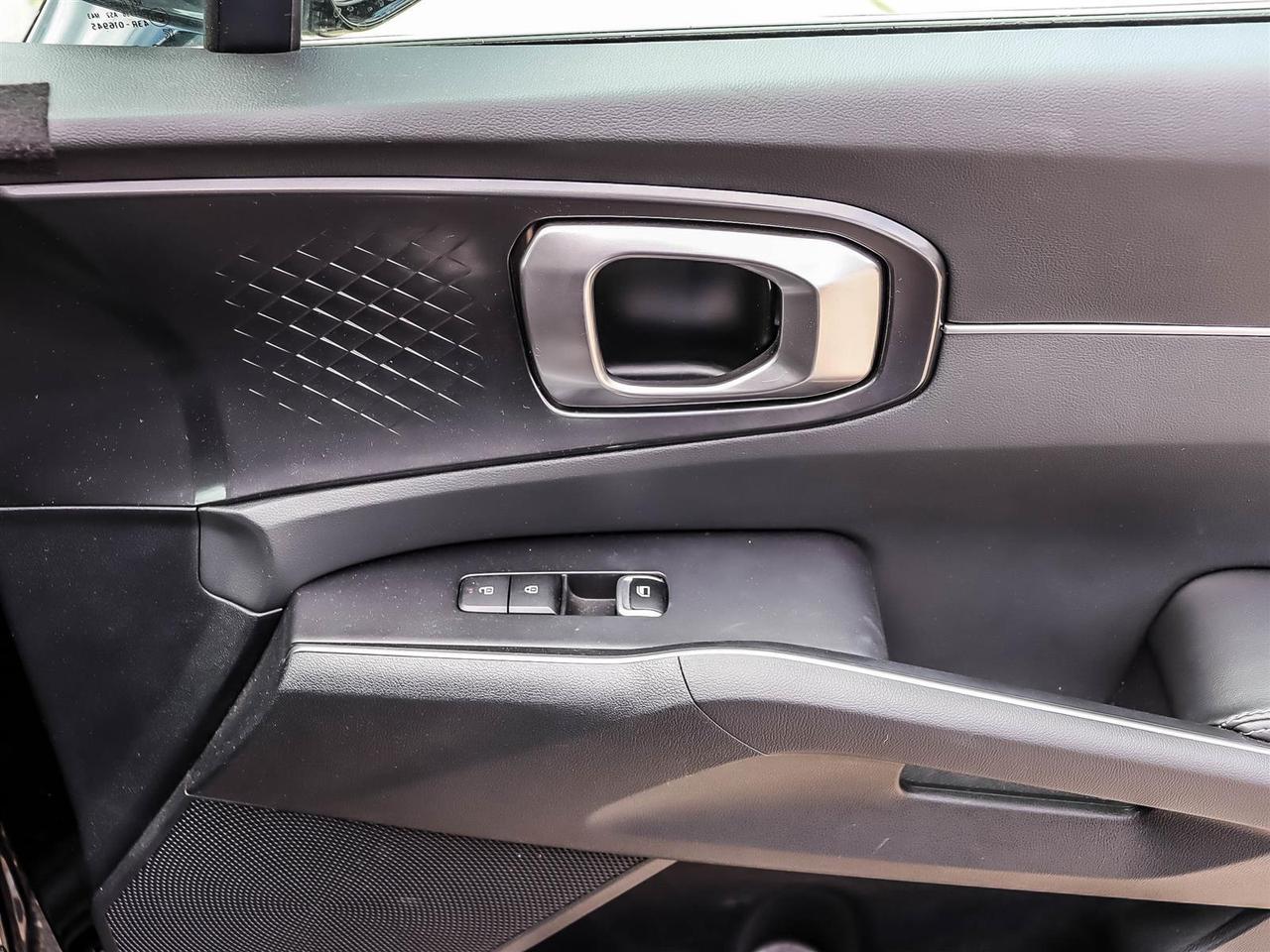 2025 Kia Sorento LX Photo