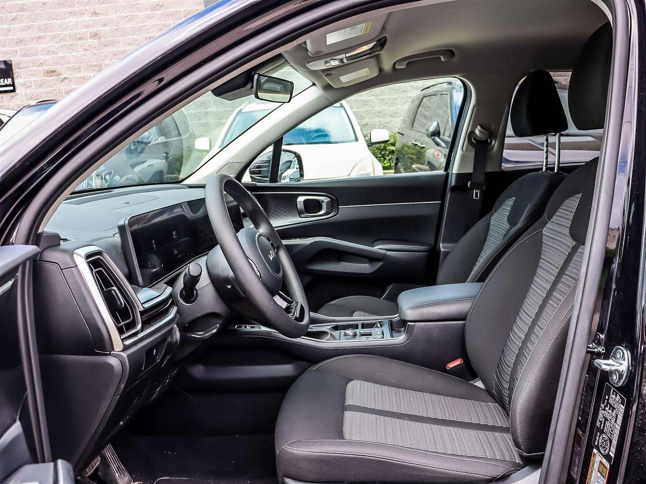 2025 Kia Sorento LX Photo