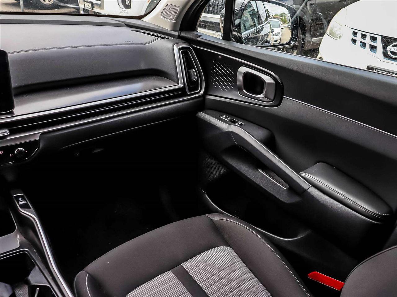 2025 Kia Sorento LX Photo