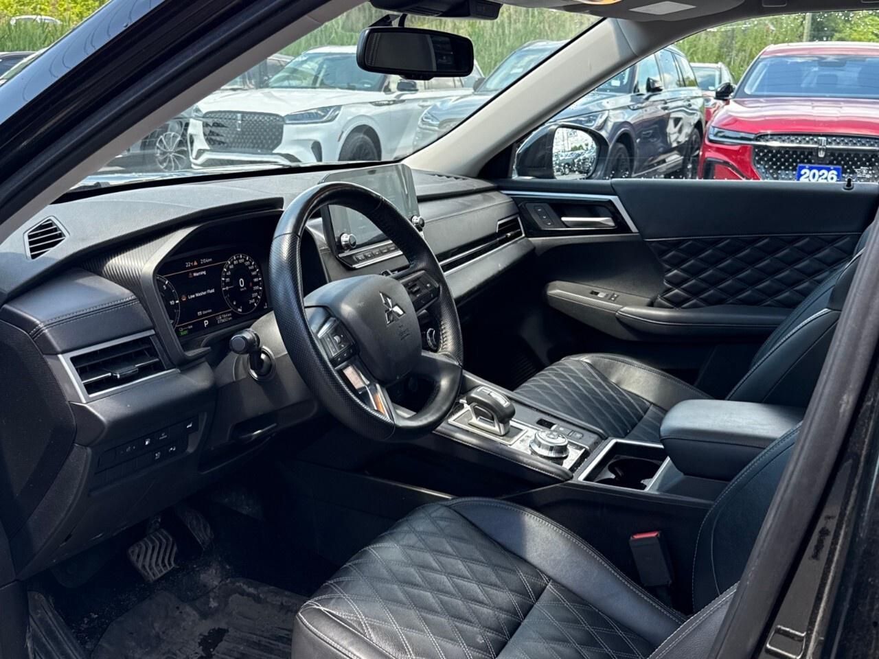 2024 Mitsubishi Outlander PHEV LE   PLUG IN HYBRID   3 ROW SEATING   NAV Photo