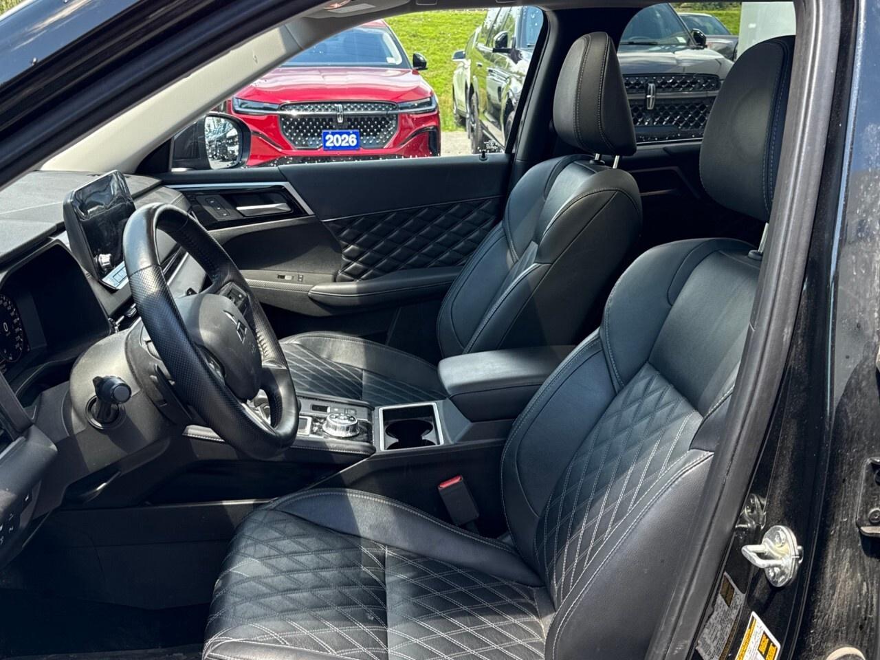 2024 Mitsubishi Outlander PHEV LE   PLUG IN HYBRID   3 ROW SEATING   NAV Photo