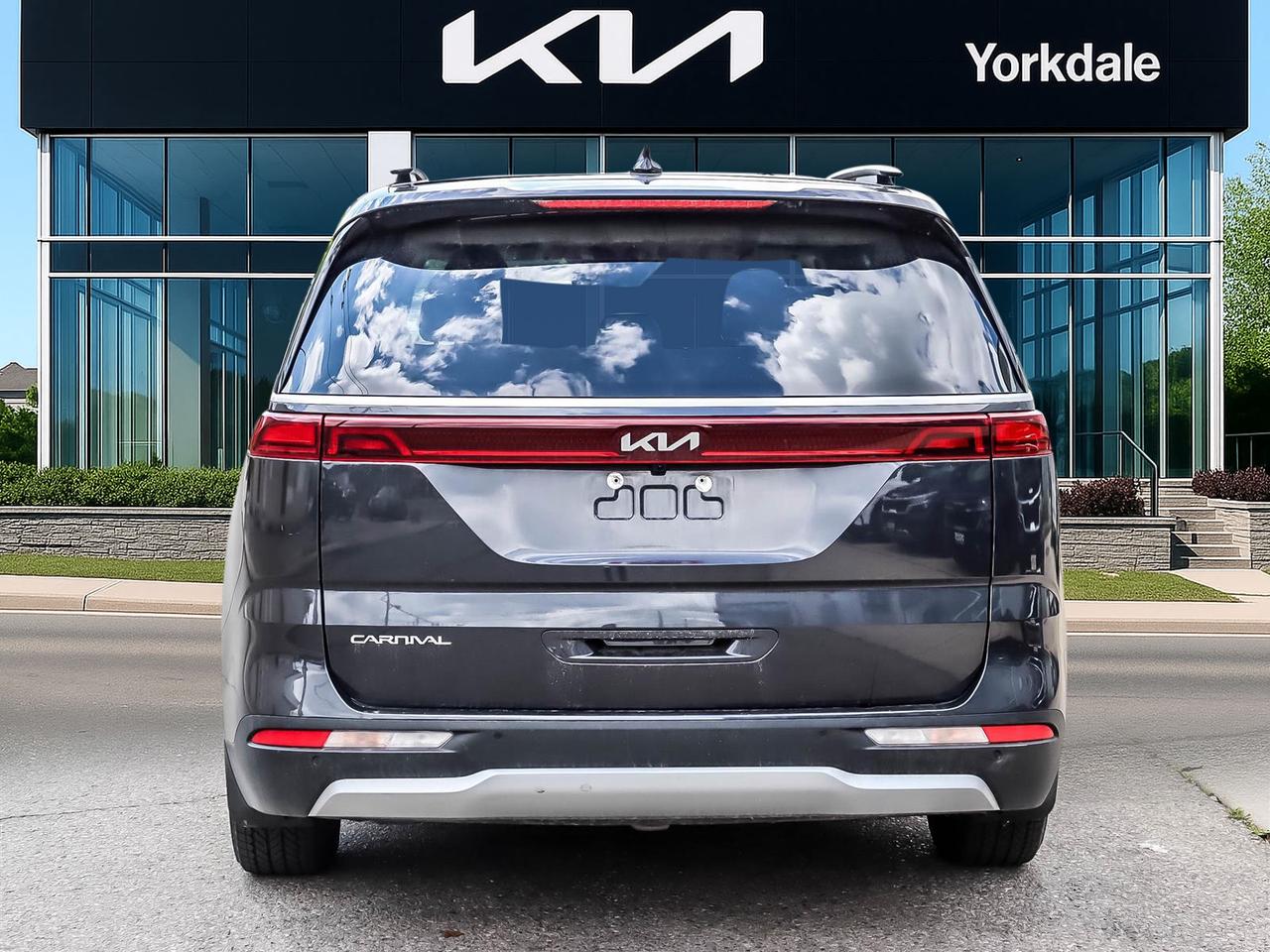2024 Kia Carnival LX+ Photo3