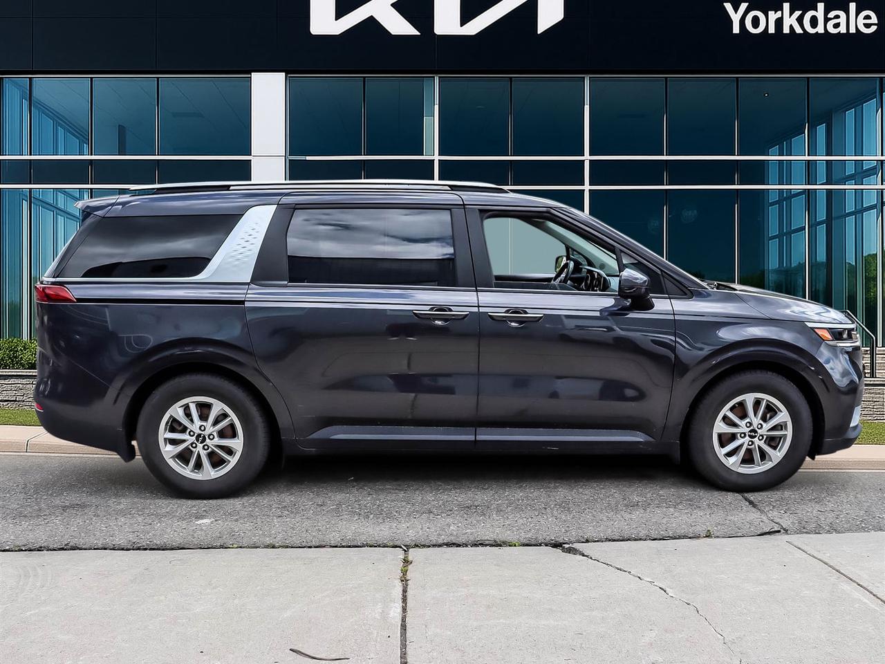 2024 Kia Carnival LX+ Photo