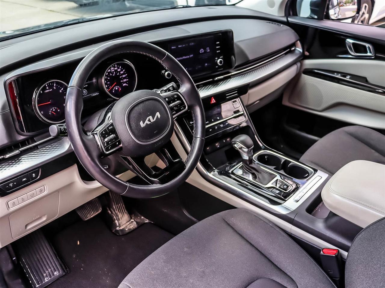 2024 Kia Carnival LX+ Photo