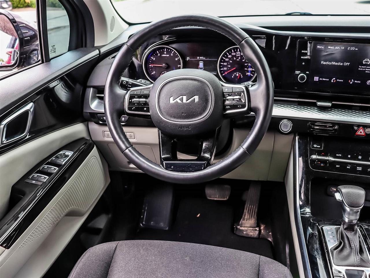2024 Kia Carnival LX+ Photo