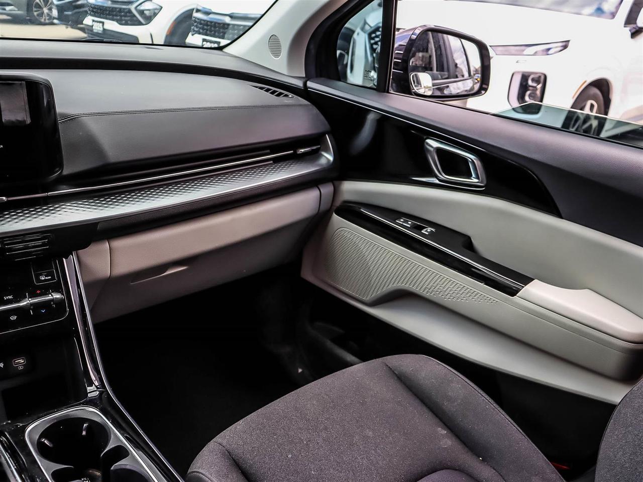 2024 Kia Carnival LX+ Photo