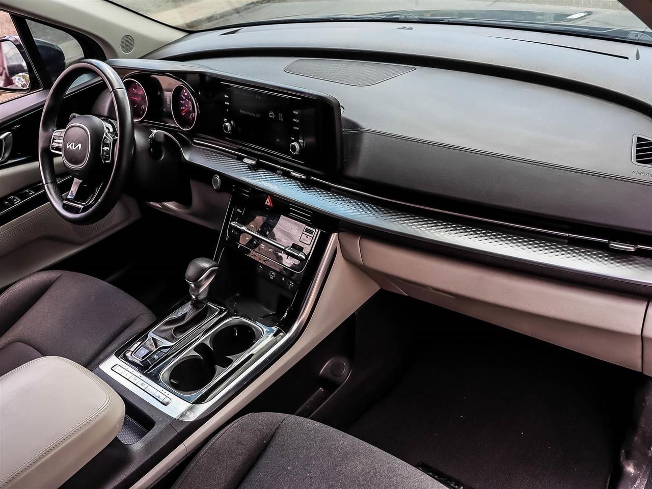 2024 Kia Carnival LX+ Photo
