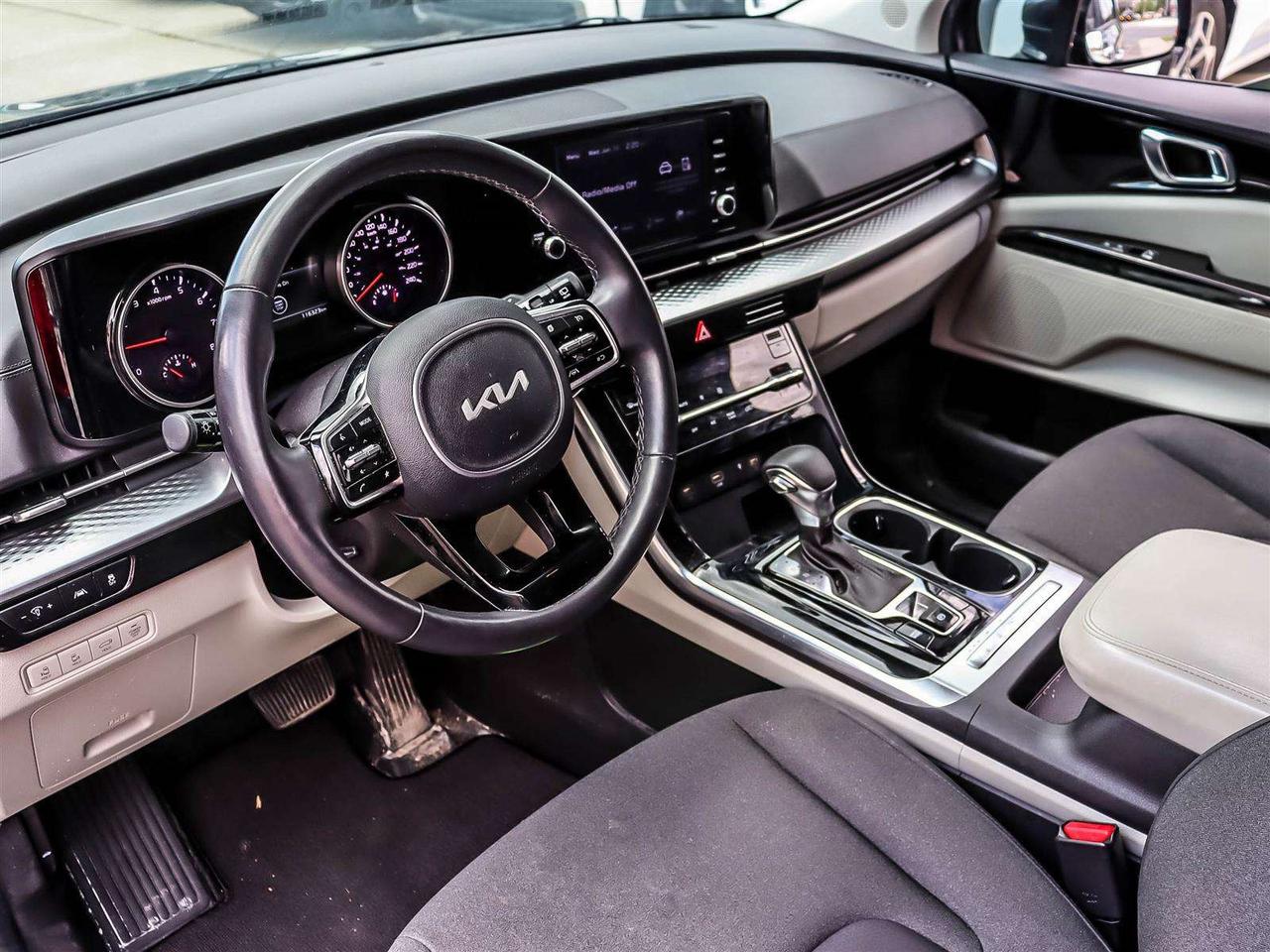 2024 Kia Carnival LX+ Photo