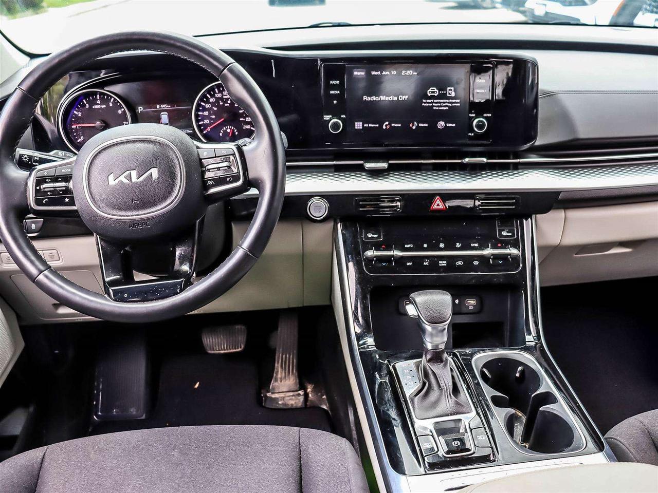 2024 Kia Carnival LX+ Photo