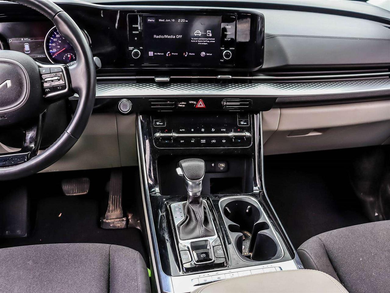 2024 Kia Carnival LX+ Photo