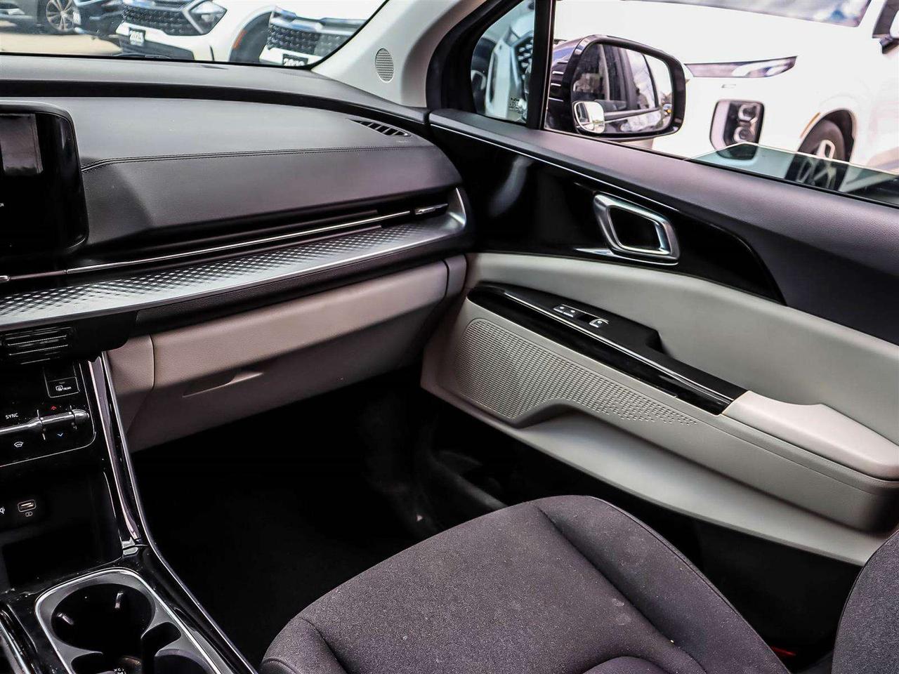 2024 Kia Carnival LX+ Photo