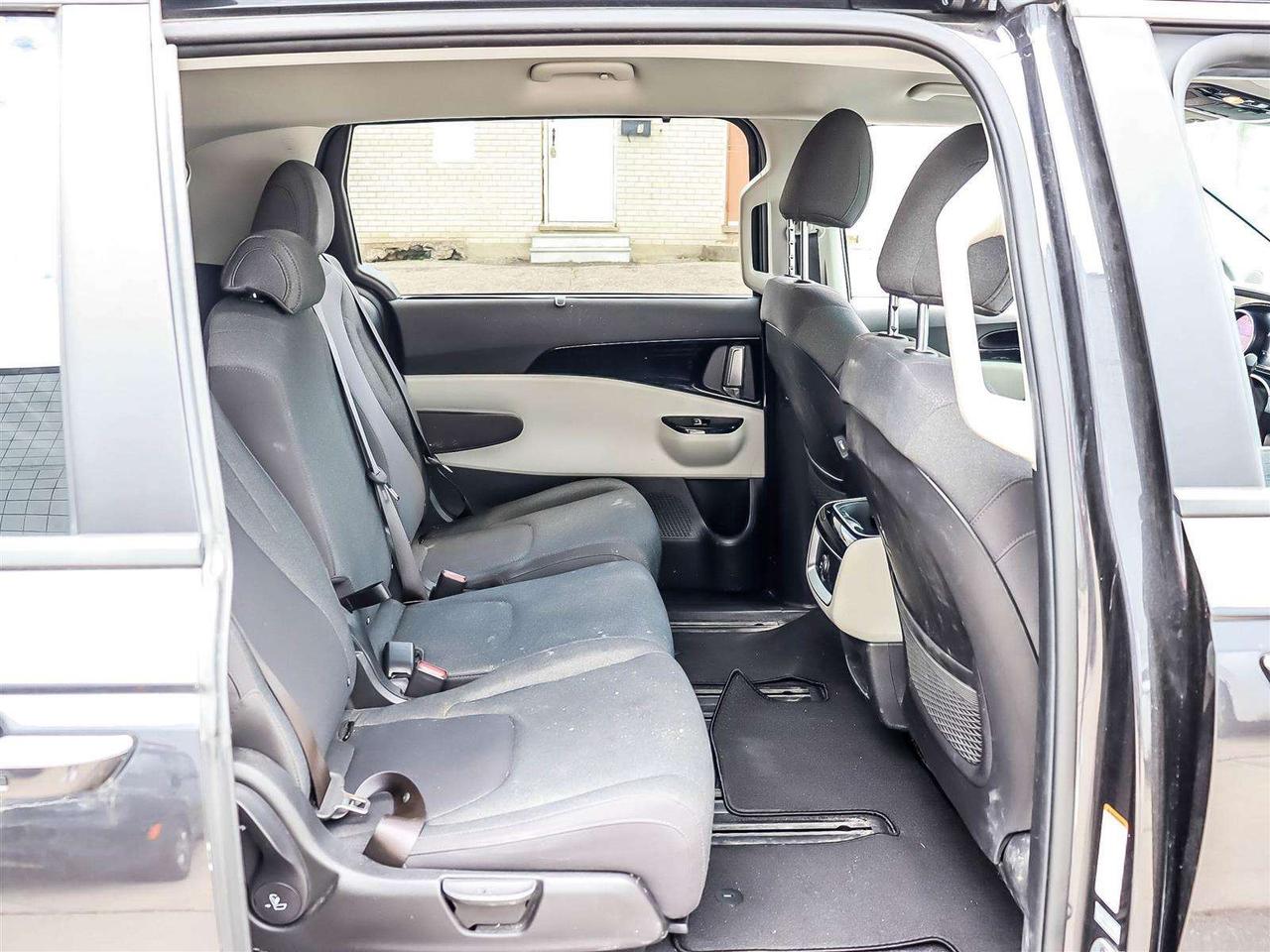 2024 Kia Carnival LX+ Photo