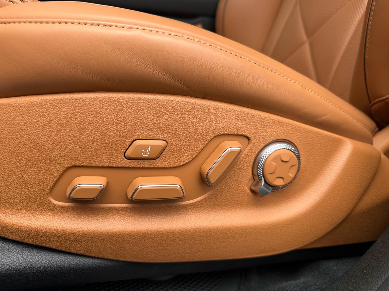 2025 Genesis GV80 3.5T Prestige Photo