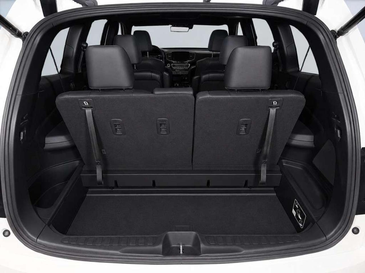 2021 Honda Pilot Black Edition AWD 7 Seater   Leather   Panoramic Sunroof   Navi  8in Touchscreen   Apple CarPlay/ Android Auto  Qi smartp Photo