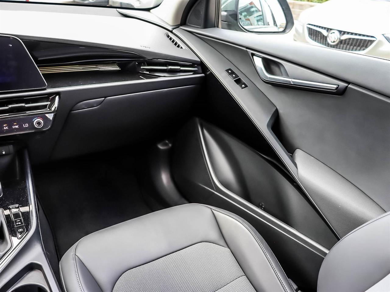 2024 Kia NIRO EX Photo