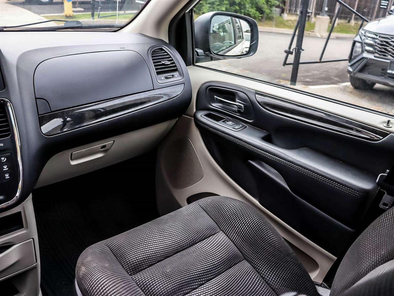 2020 Dodge Grand Caravan SE Photo