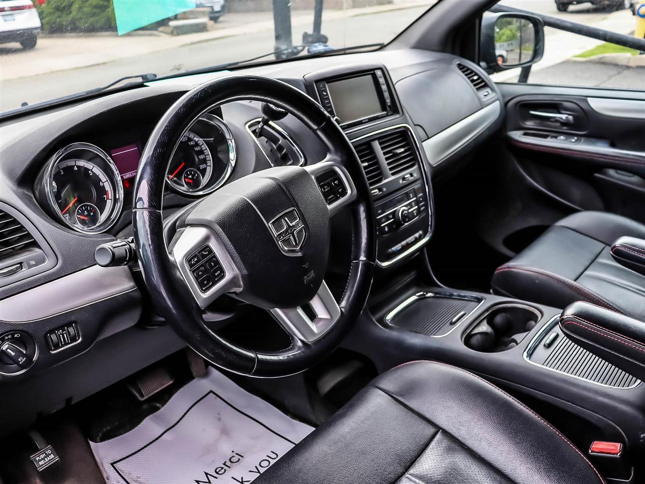 2015 Dodge Grand Caravan R/T Photo