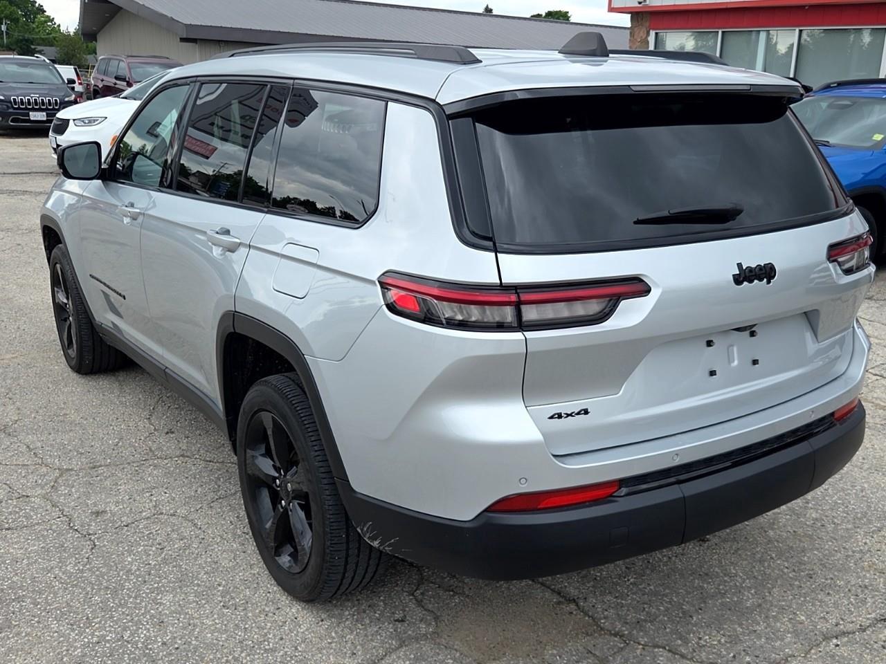 2024 Jeep Grand Cherokee L ALTITUDE 4X4 Photo