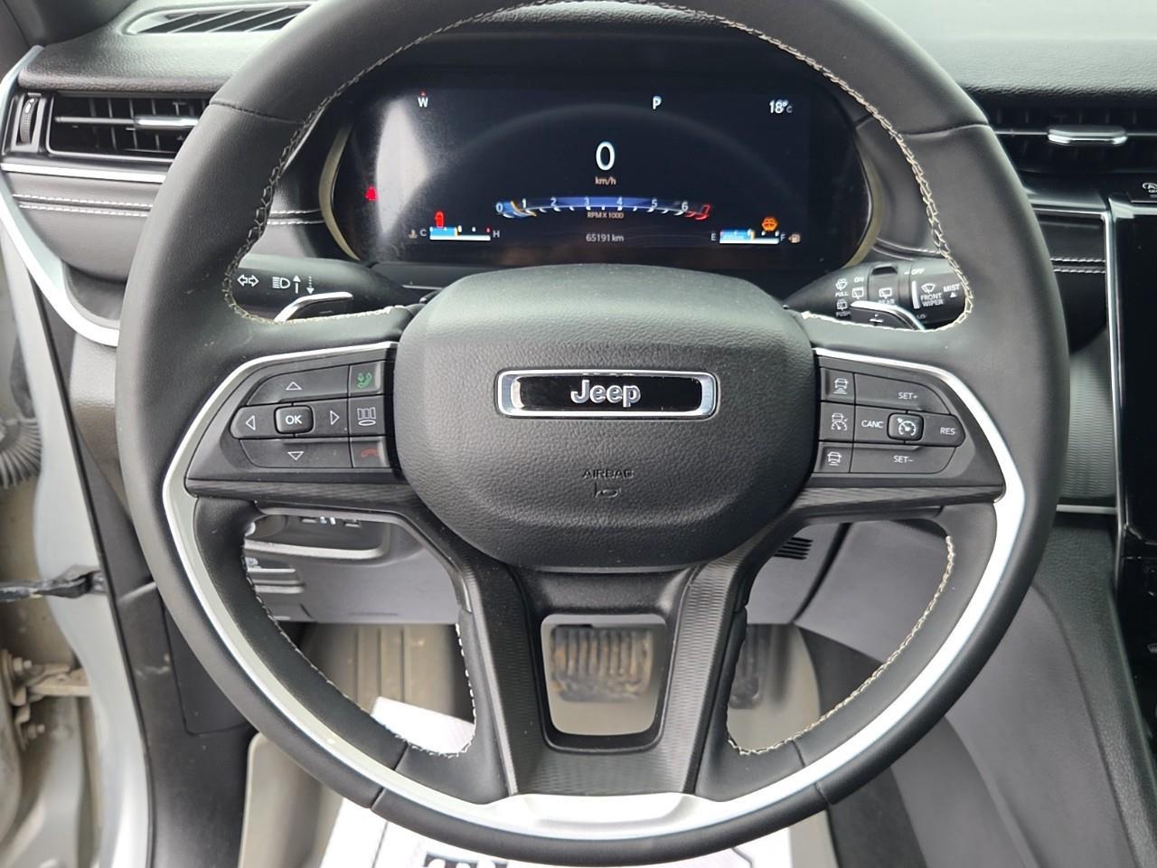 2024 Jeep Grand Cherokee L ALTITUDE 4X4 Photo
