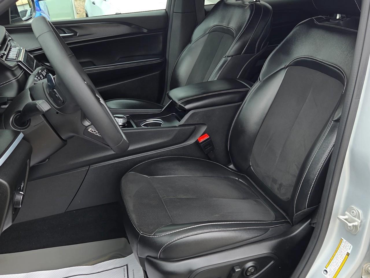 2024 Jeep Grand Cherokee L ALTITUDE 4X4 Photo